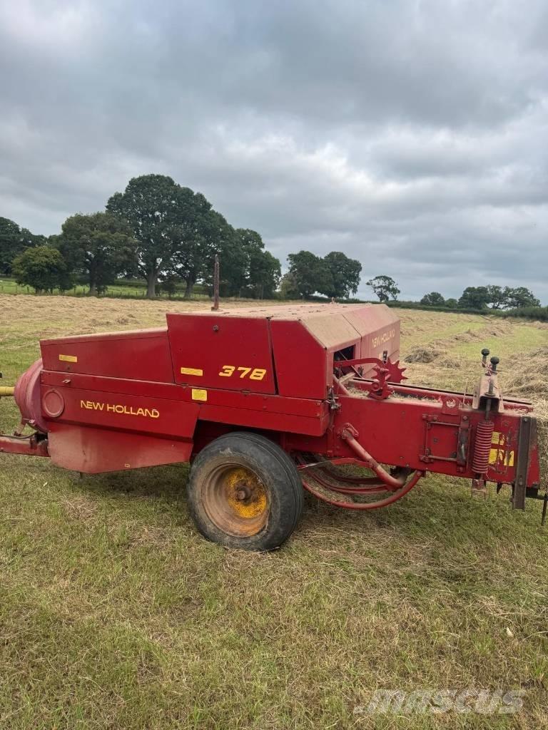 New Holland 378 Pressere til firkantede baller