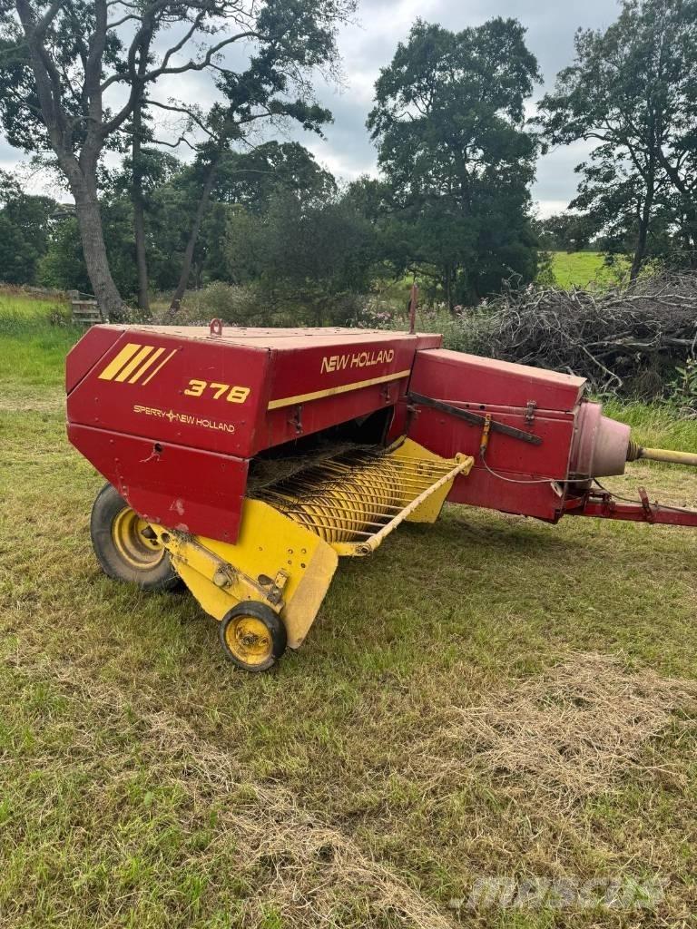 New Holland 378 Pressere til firkantede baller
