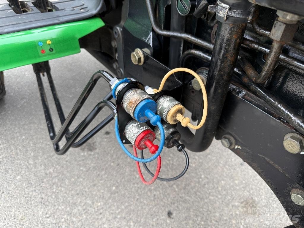 John Deere 4520 Kompakte traktorer