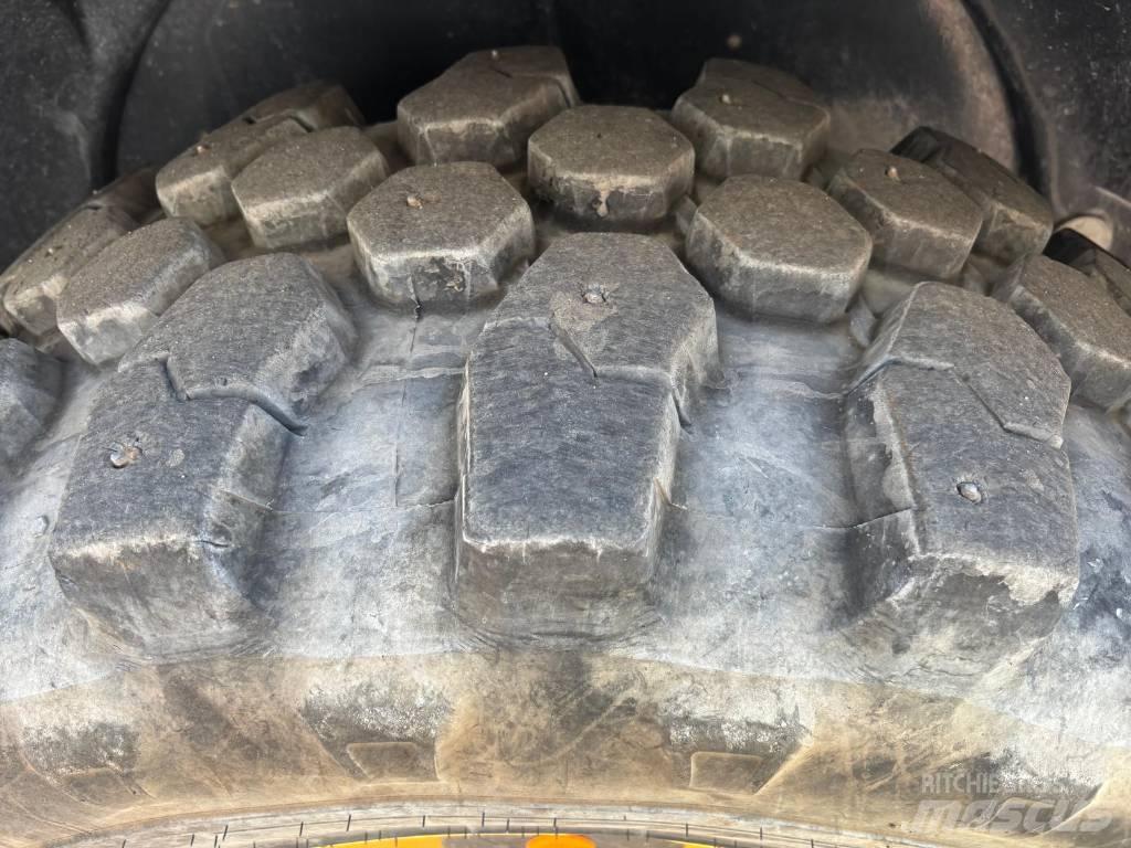Komatsu WA 100 M-8E0 Læssemaskiner på hjul