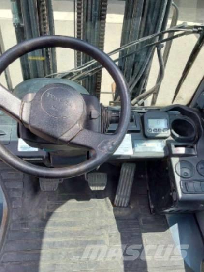 Toyota 02-8 FDF 25 Diesel gaffeltrucks