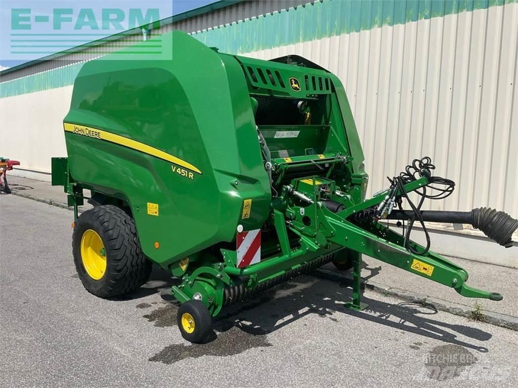 John Deere V451R Pressere til firkantede baller