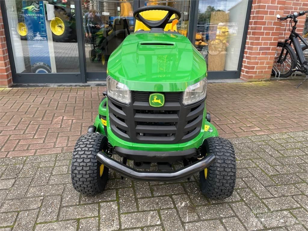John Deere X167R Græsslåmaskiner