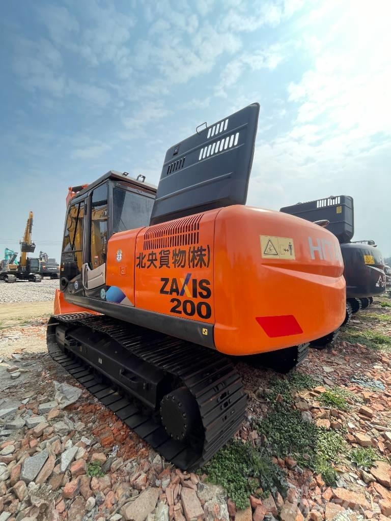 Hitachi ZX 200 Gravemaskiner på larvebånd
