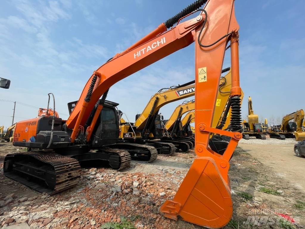 Hitachi ZX 200 Gravemaskiner på larvebånd