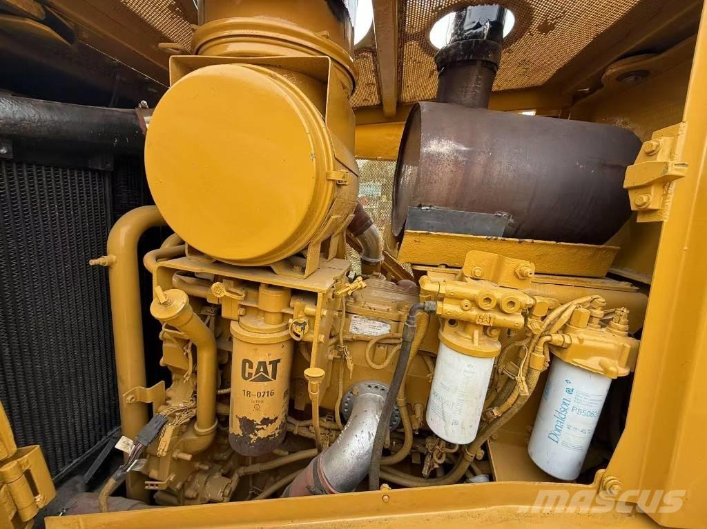 CAT D 8 T Bulldozer på larvebånd