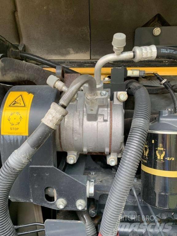 Komatsu PC88MR-8 Gravemaskiner på larvebånd