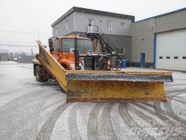 International 7400 Sneskovle og -plove
