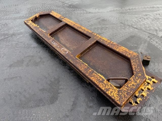 CAT TAILGATE Terrængående lastbiler