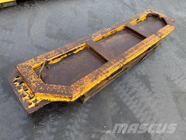 CAT TAILGATE Terrængående lastbiler