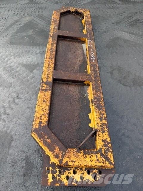 CAT TAILGATE Terrængående lastbiler