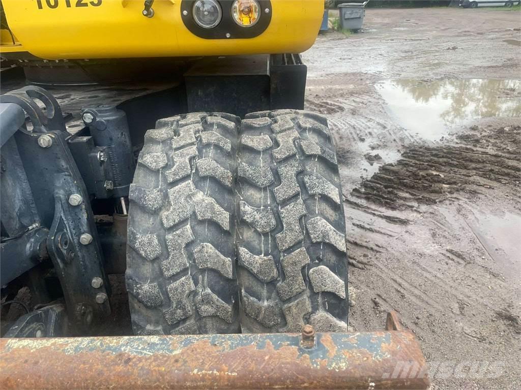Komatsu PW148-10 Gravemaskiner på hjul