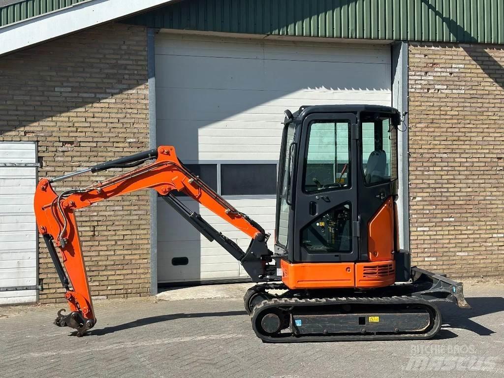 Hitachi ZX26U-6CR Minigravemaskiner