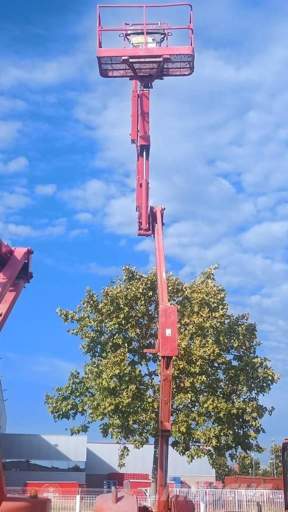 JLG 450 AJS II Bomlifte med knækarm