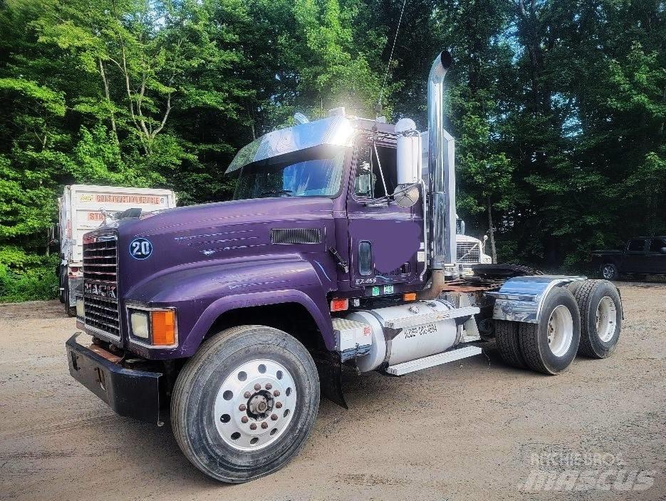 Mack CH 613 Trækkere