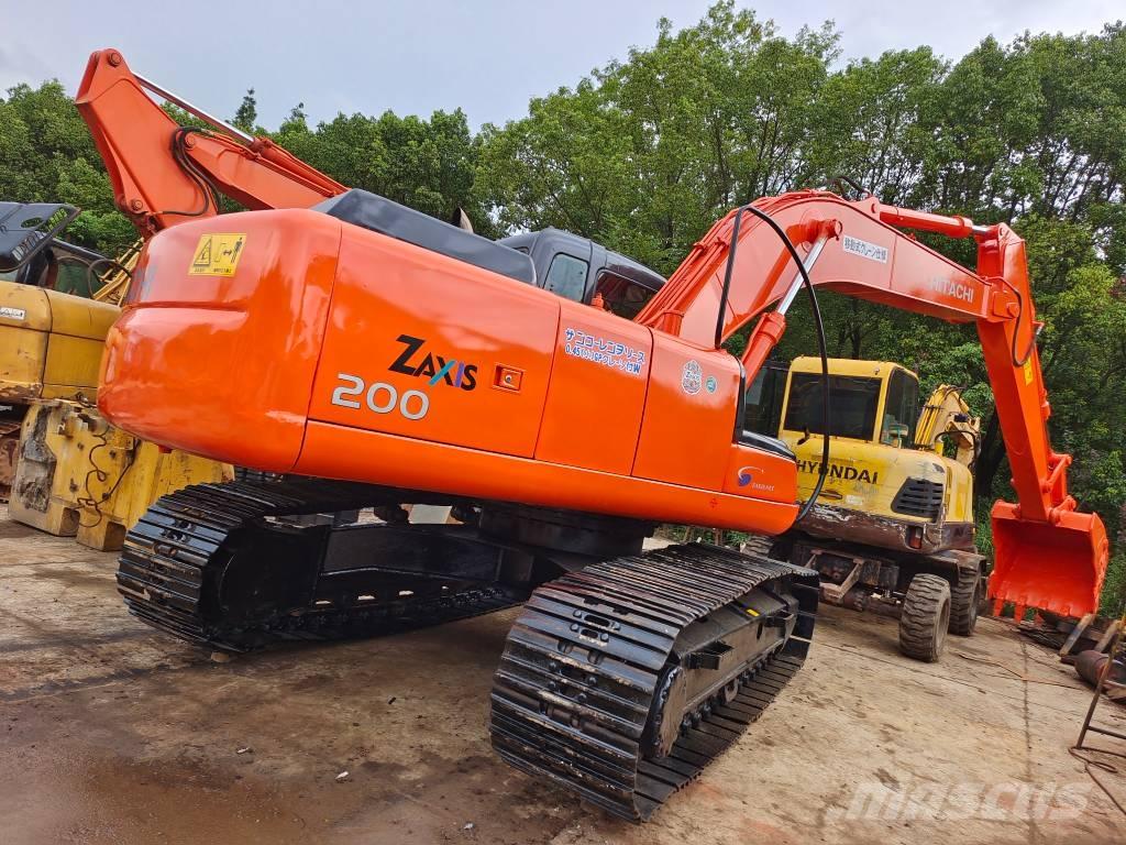 Hitachi EX 200-5 Gravemaskiner på larvebånd