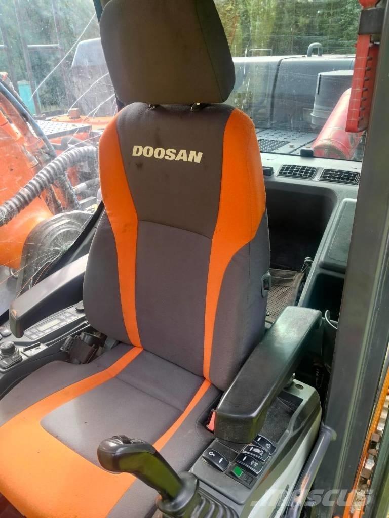 Doosan DX 300 LC Gravemaskiner på larvebånd
