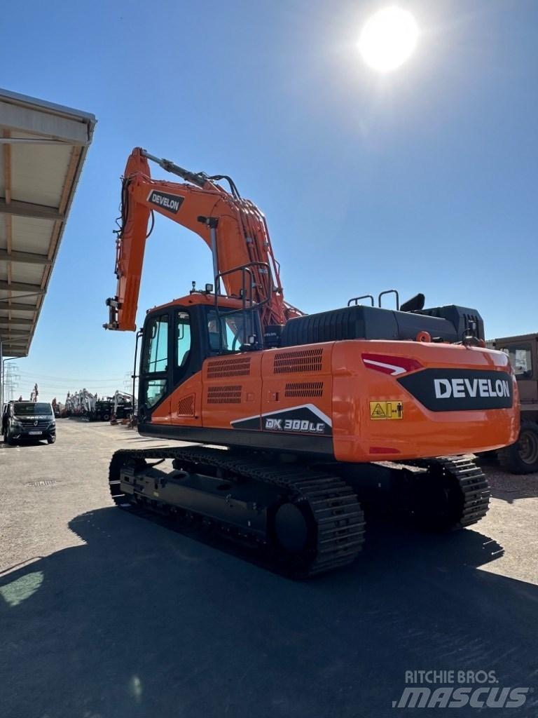 Develon DX300Lc-7 Gravemaskiner på larvebånd