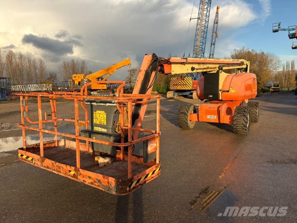 JLG 800 AJ Bomlifte med knækarm