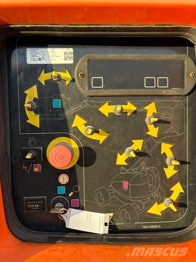 JLG 800 AJ Bomlifte med knækarm