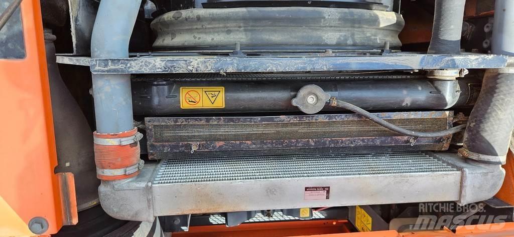 Hitachi ZX140-3 Gravemaskiner på hjul