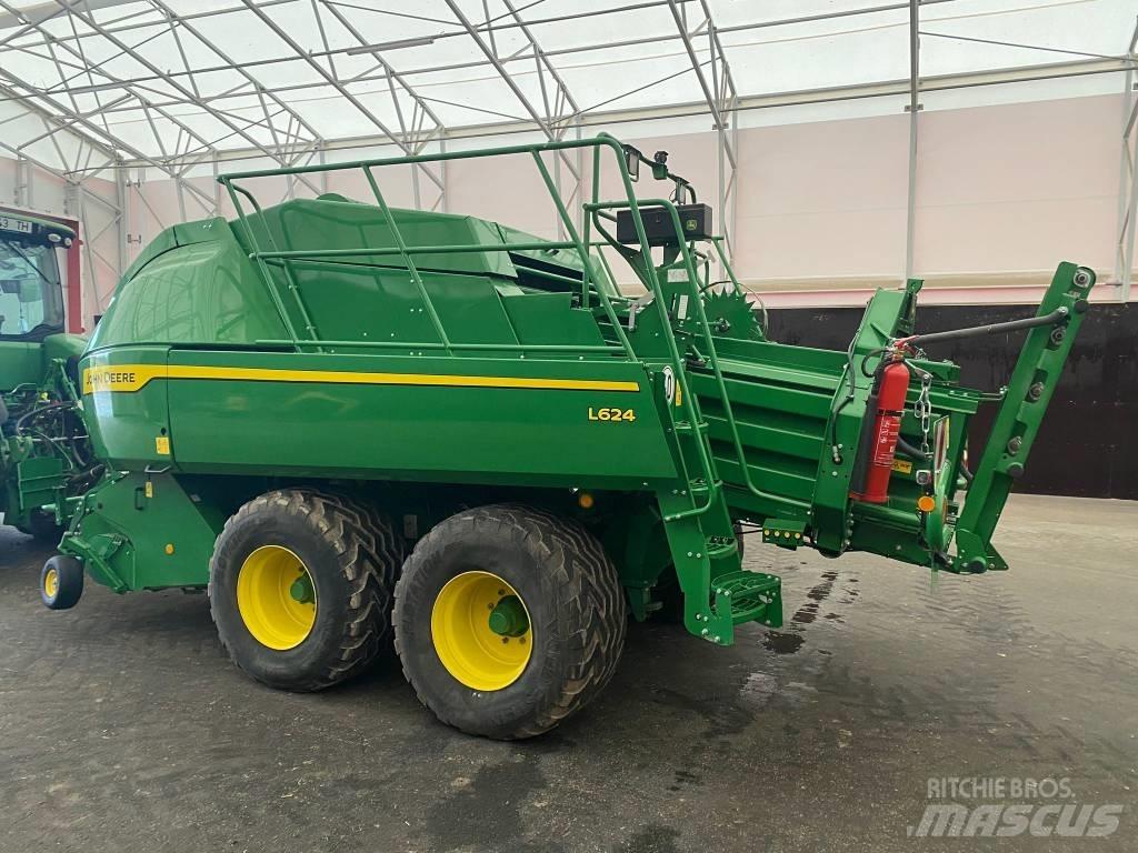 John Deere L624 Pressere til firkantede baller