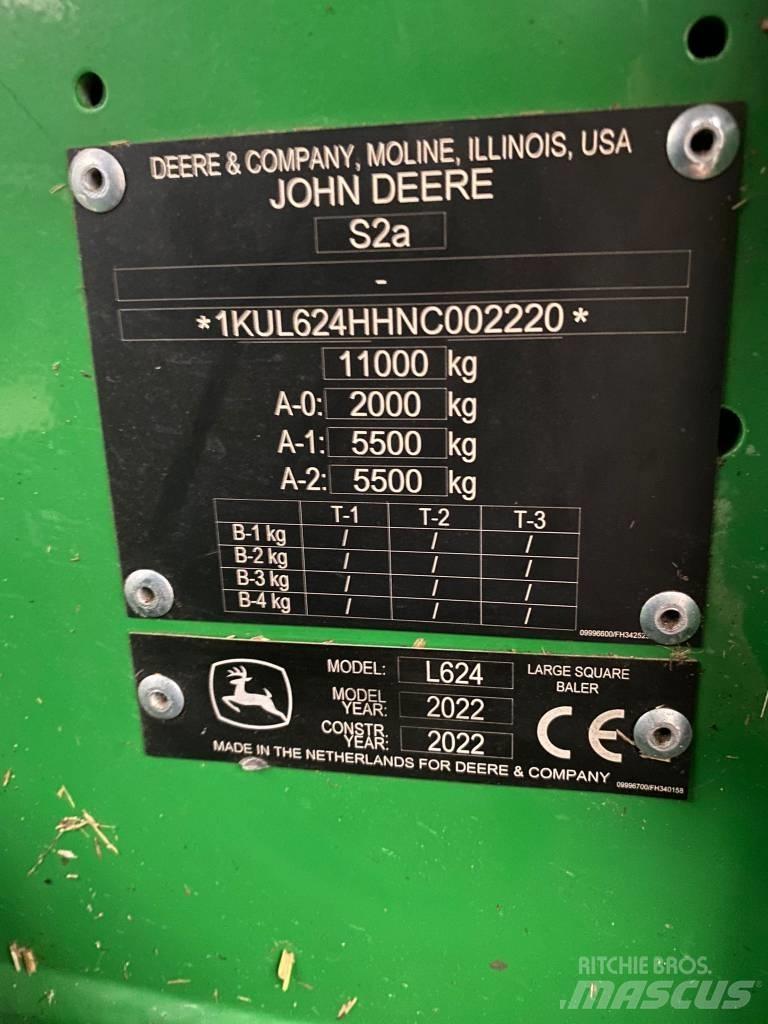 John Deere L624 Pressere til firkantede baller