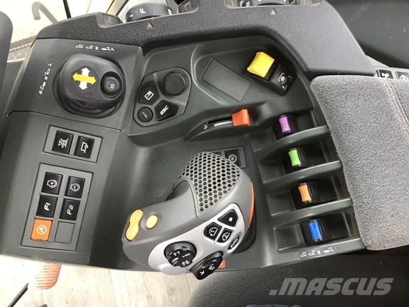 CLAAS Axion 830 Traktorer