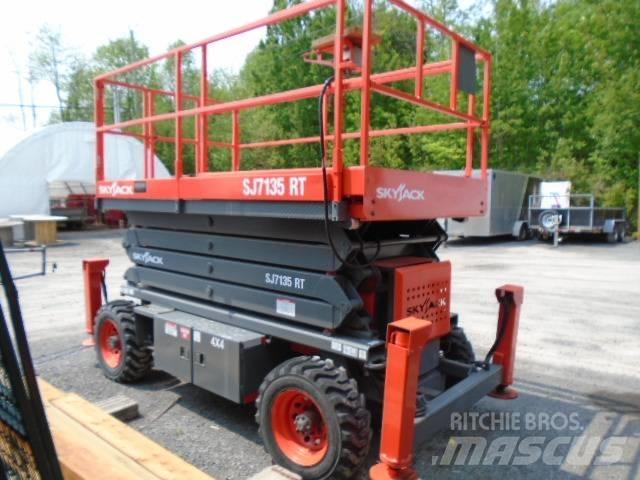SkyJack SJ 7135 RT Saxlifte