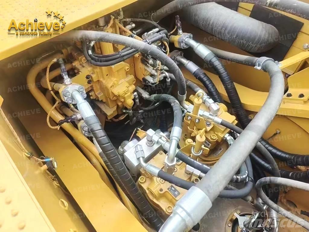 CAT 352 Gravemaskiner på larvebånd