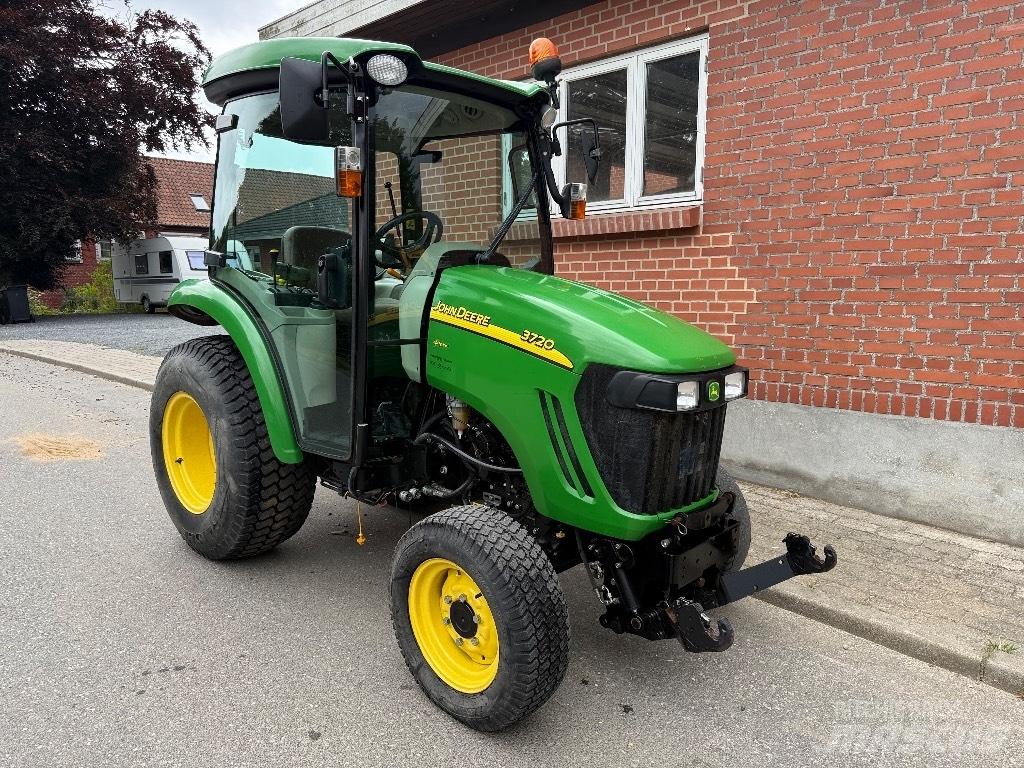 John Deere 3720 Kompakte traktorer