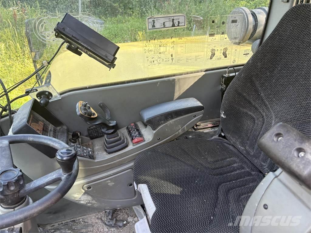 Yanmar B110W Gravemaskiner på hjul