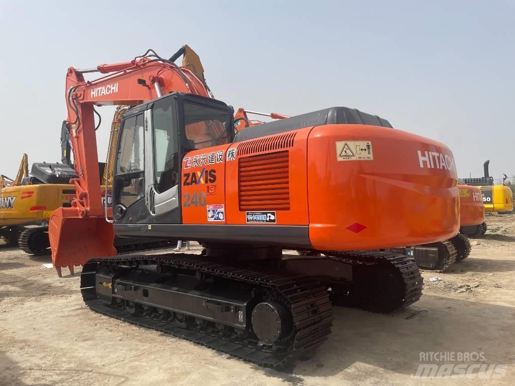 Hitachi ZX 240 Gravemaskiner på larvebånd