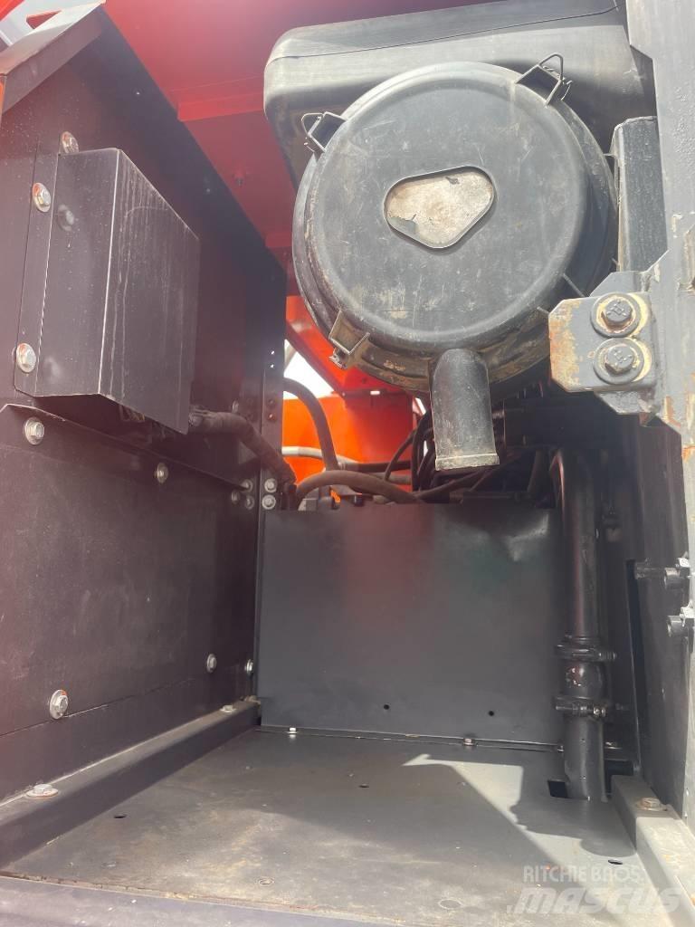 Hitachi ZX 240 Gravemaskiner på larvebånd