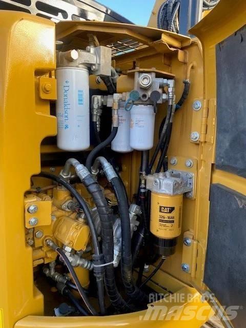 CAT 313 Gravemaskiner på larvebånd
