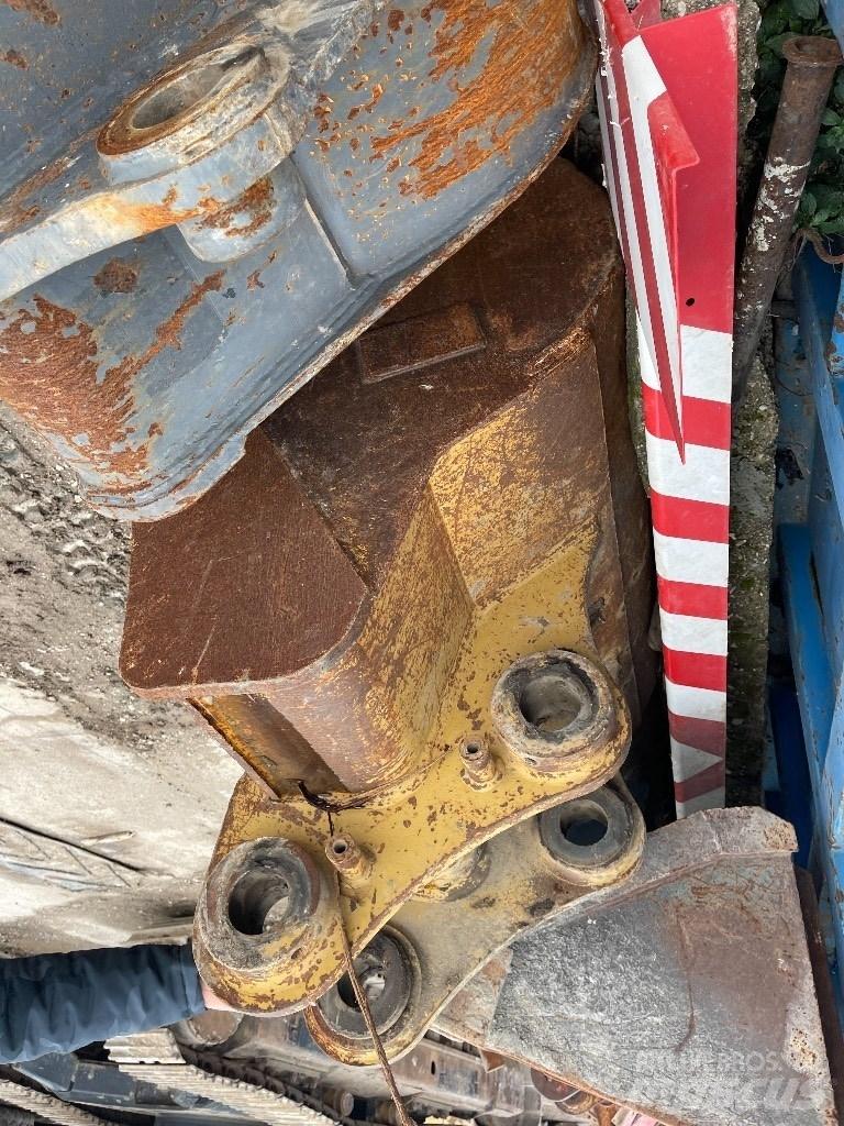 CAT 323 D Gravemaskiner på larvebånd