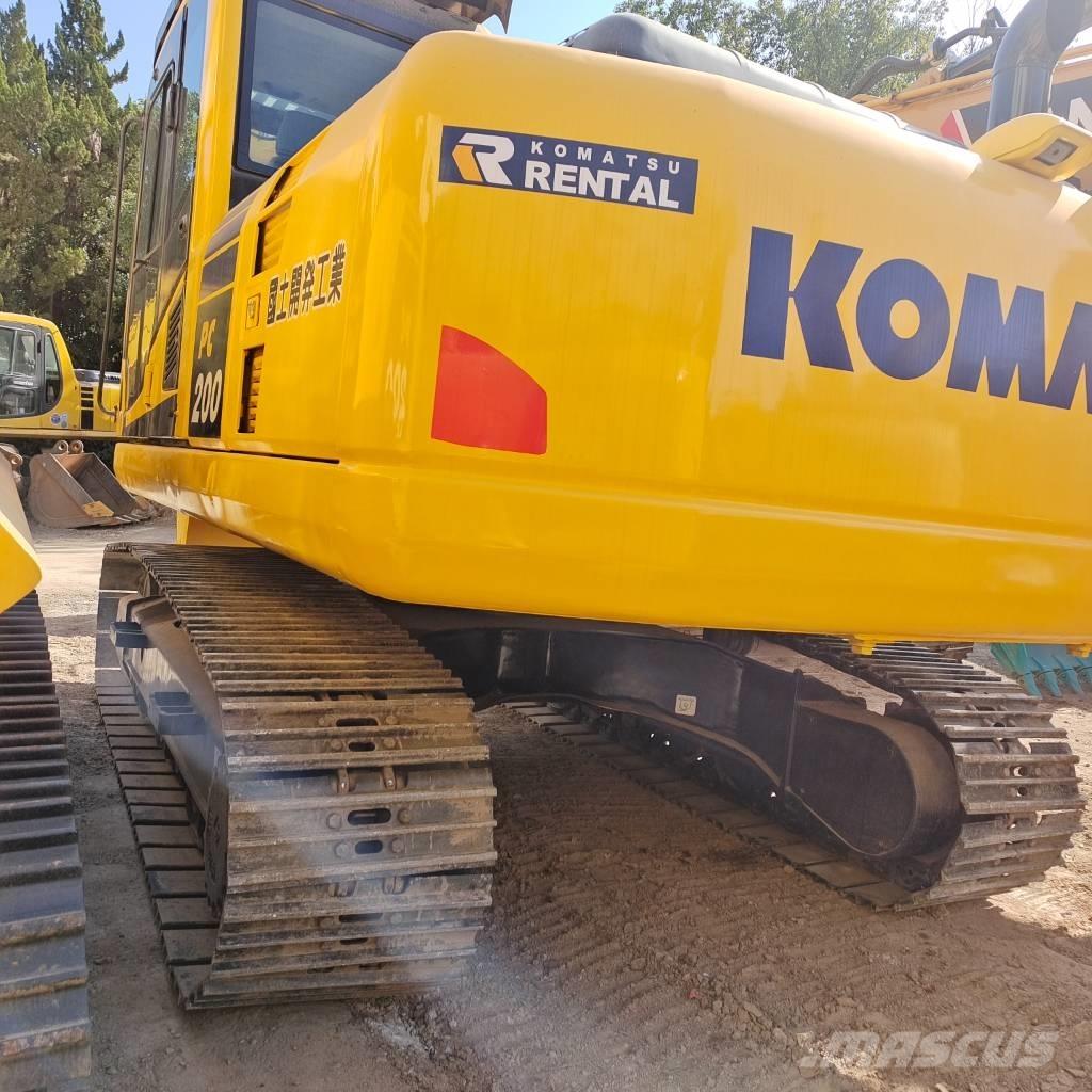 Komatsu PC 200 Gravemaskiner på larvebånd