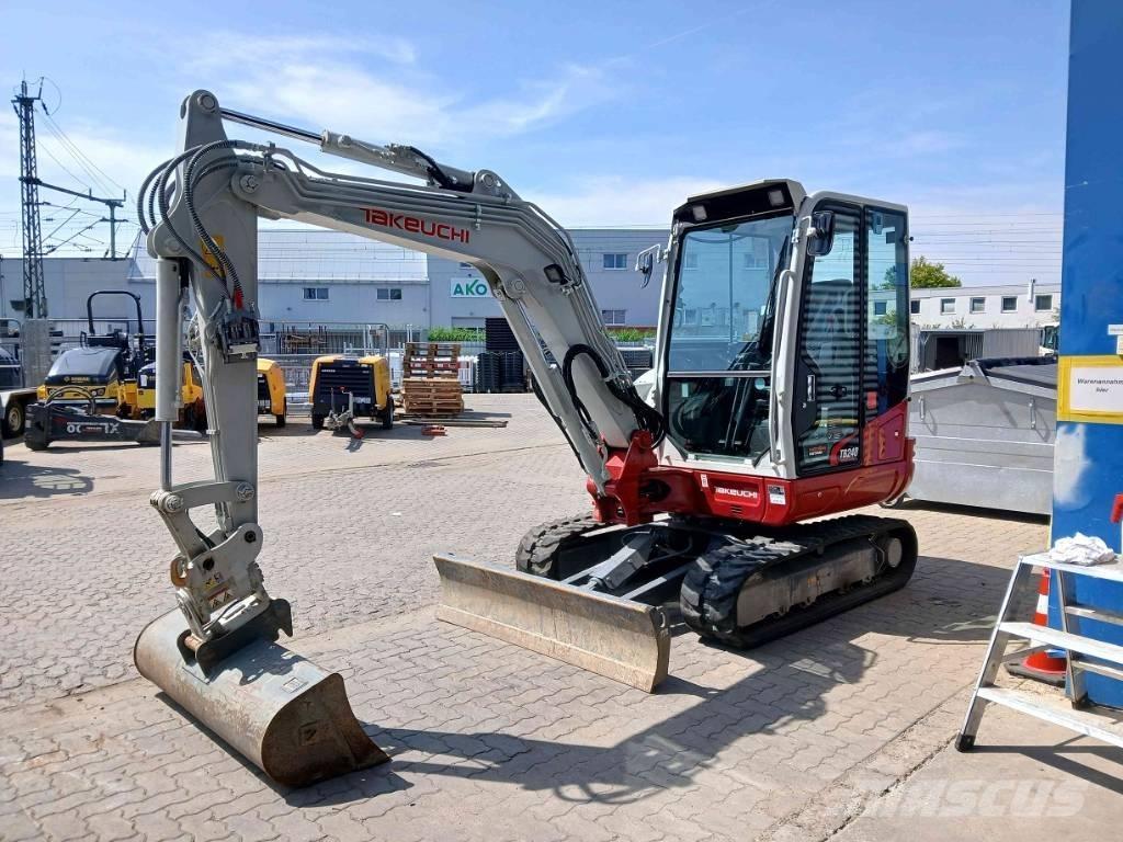 Takeuchi TB 240 DPF Minigravemaskiner