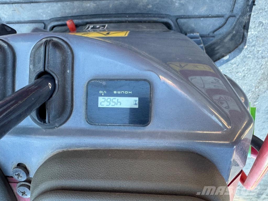 Yanmar SV08 (1E935) Minigravemaskiner