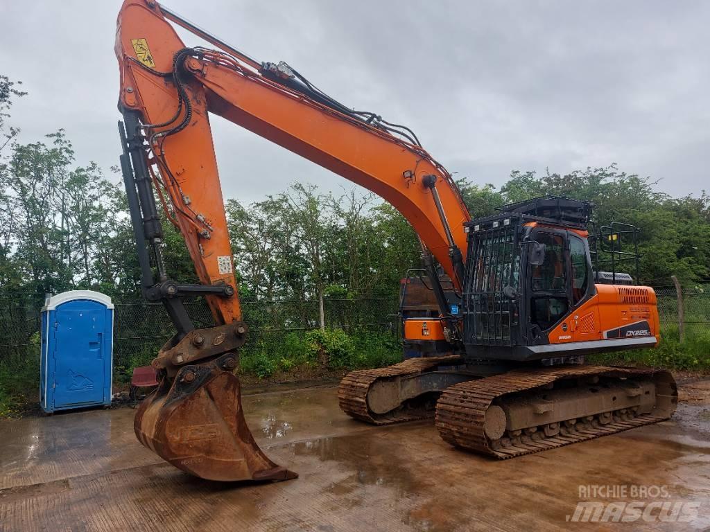 Doosan DX 225 LC-5 Gravemaskiner på larvebånd