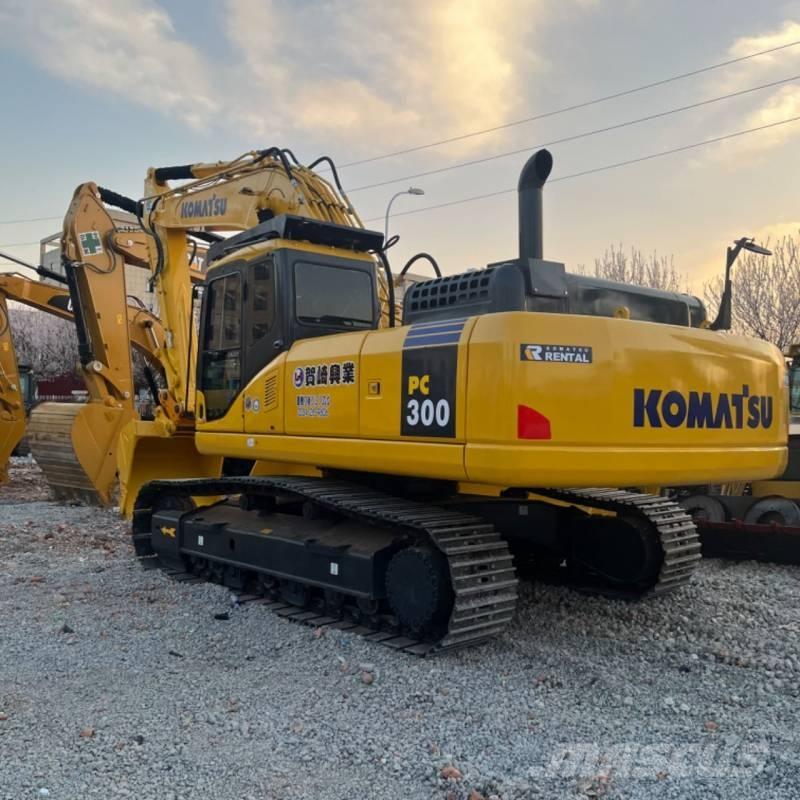 Komatsu PC 300 Gravemaskiner på larvebånd