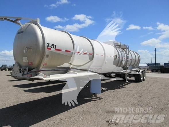Brenner TANKER Semi-trailer med Tank