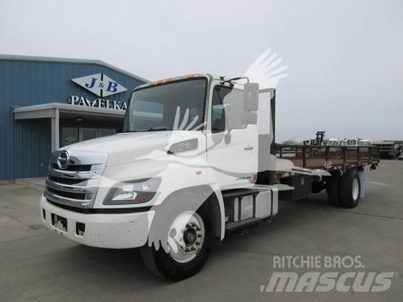 Hino 268 Lastbil med lad/Flatbed