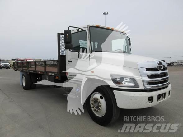 Hino 268 Lastbil med lad/Flatbed