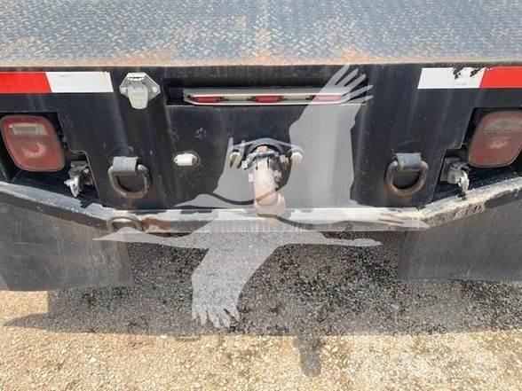 Peterbilt 335 Lastbil med lad/Flatbed