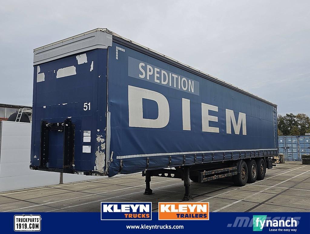 Kögel S24 Semi-trailer med Gardinsider