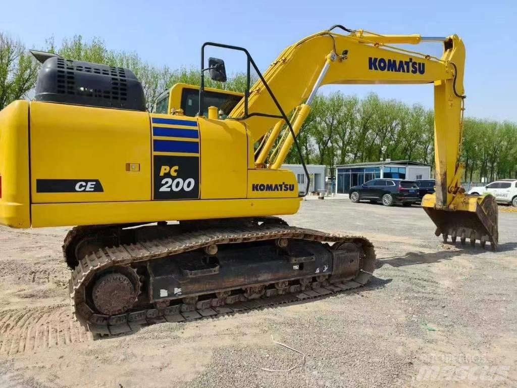 Komatsu PC 200-11 Gravemaskiner på larvebånd