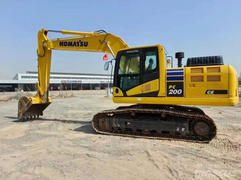 Komatsu PC 200-11 Gravemaskiner på larvebånd