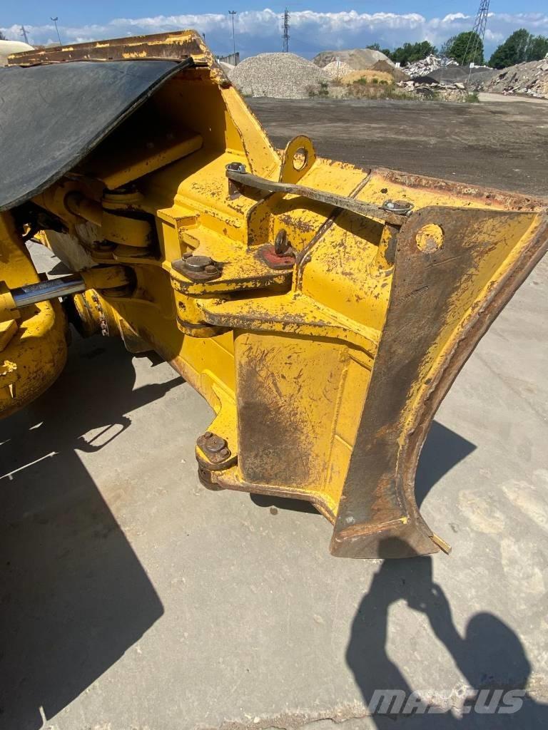 Komatsu D61PX24 Bulldozer på larvebånd