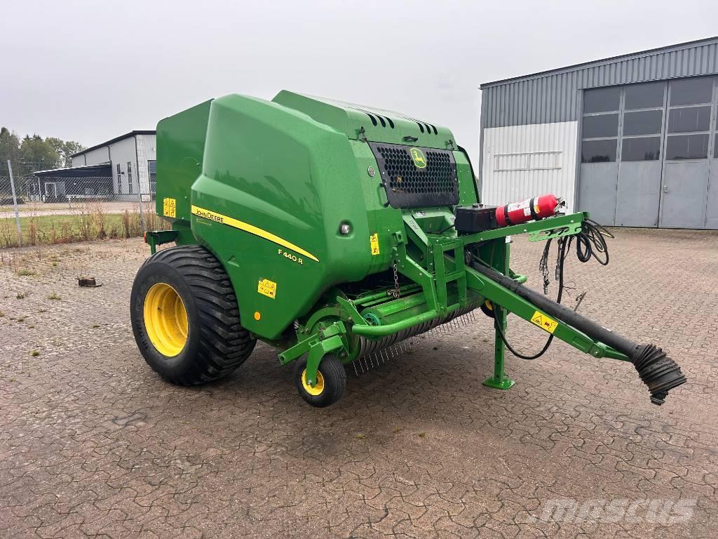John Deere F 440 Rundballe-pressere